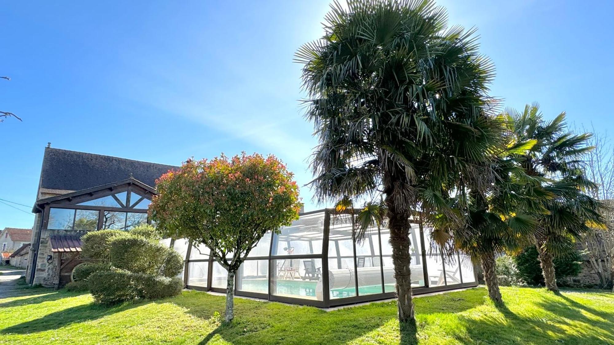 Maison De Charme Piscine Couverte Chauffee Mayrinhac-Lentour 外观 照片