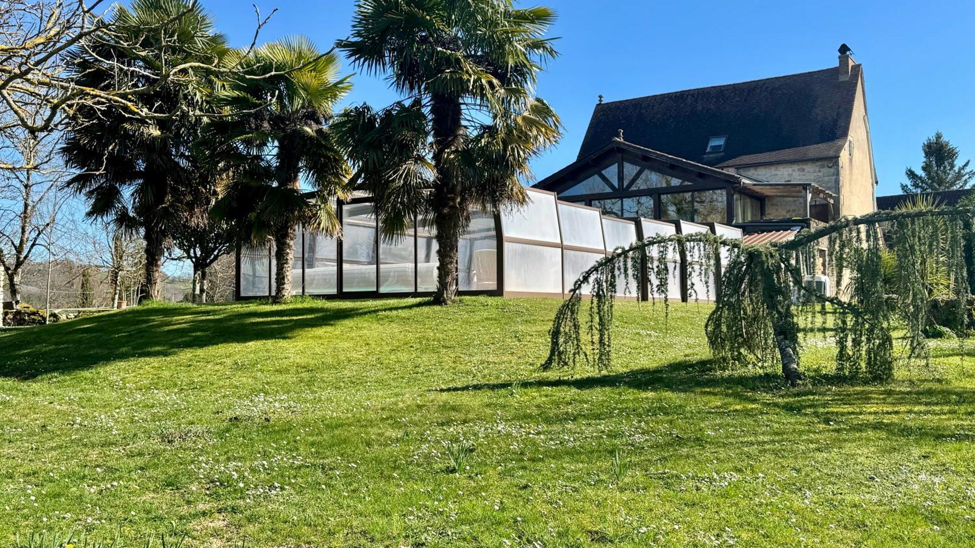 Maison De Charme Piscine Couverte Chauffee Mayrinhac-Lentour 外观 照片